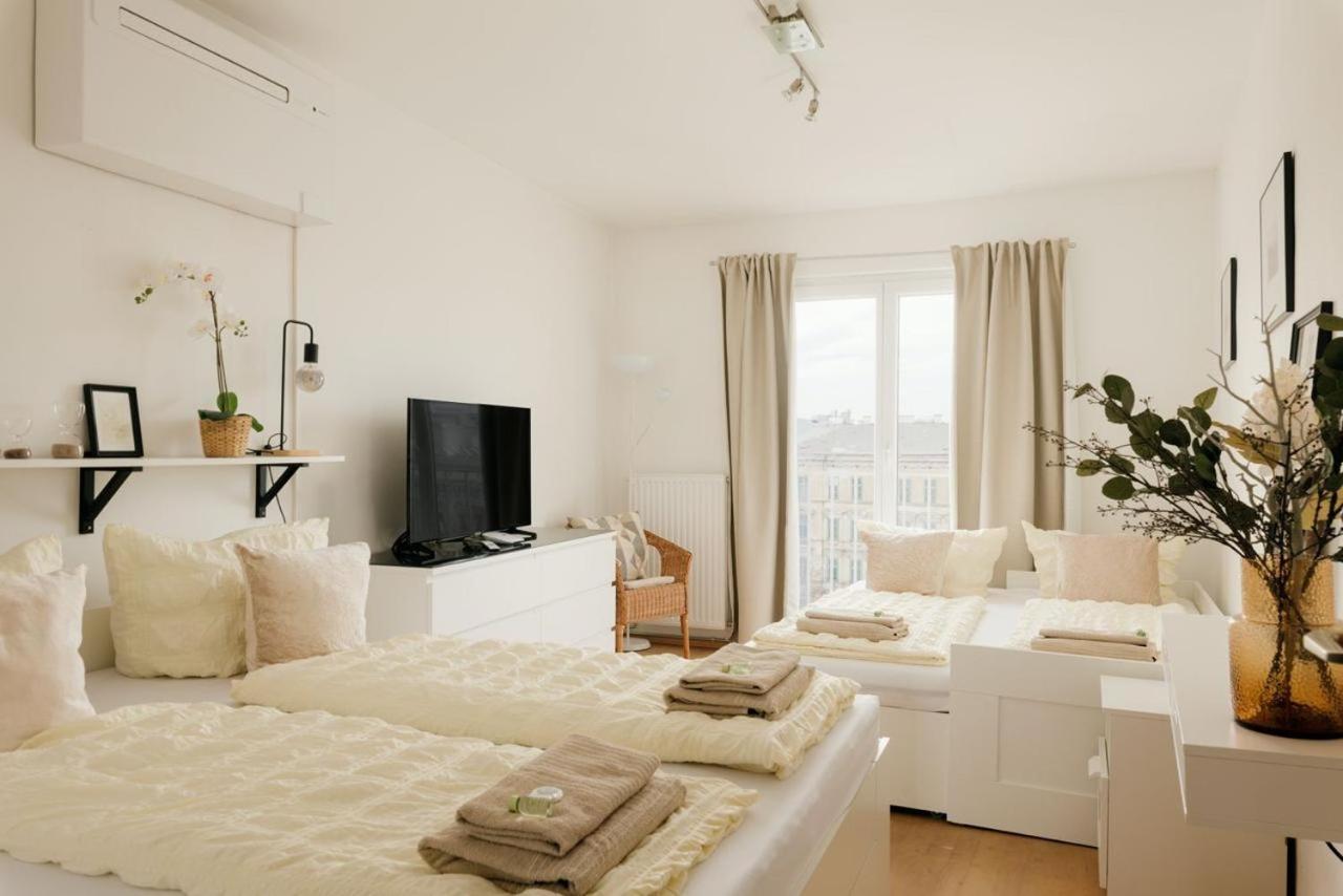 Apartment Zentral Direkt An U-Bahn Station Vienna Luaran gambar
