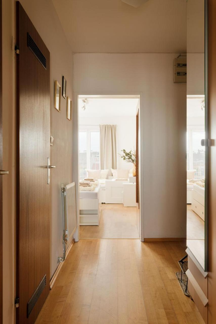Apartment Zentral Direkt An U-Bahn Station Vienna Luaran gambar