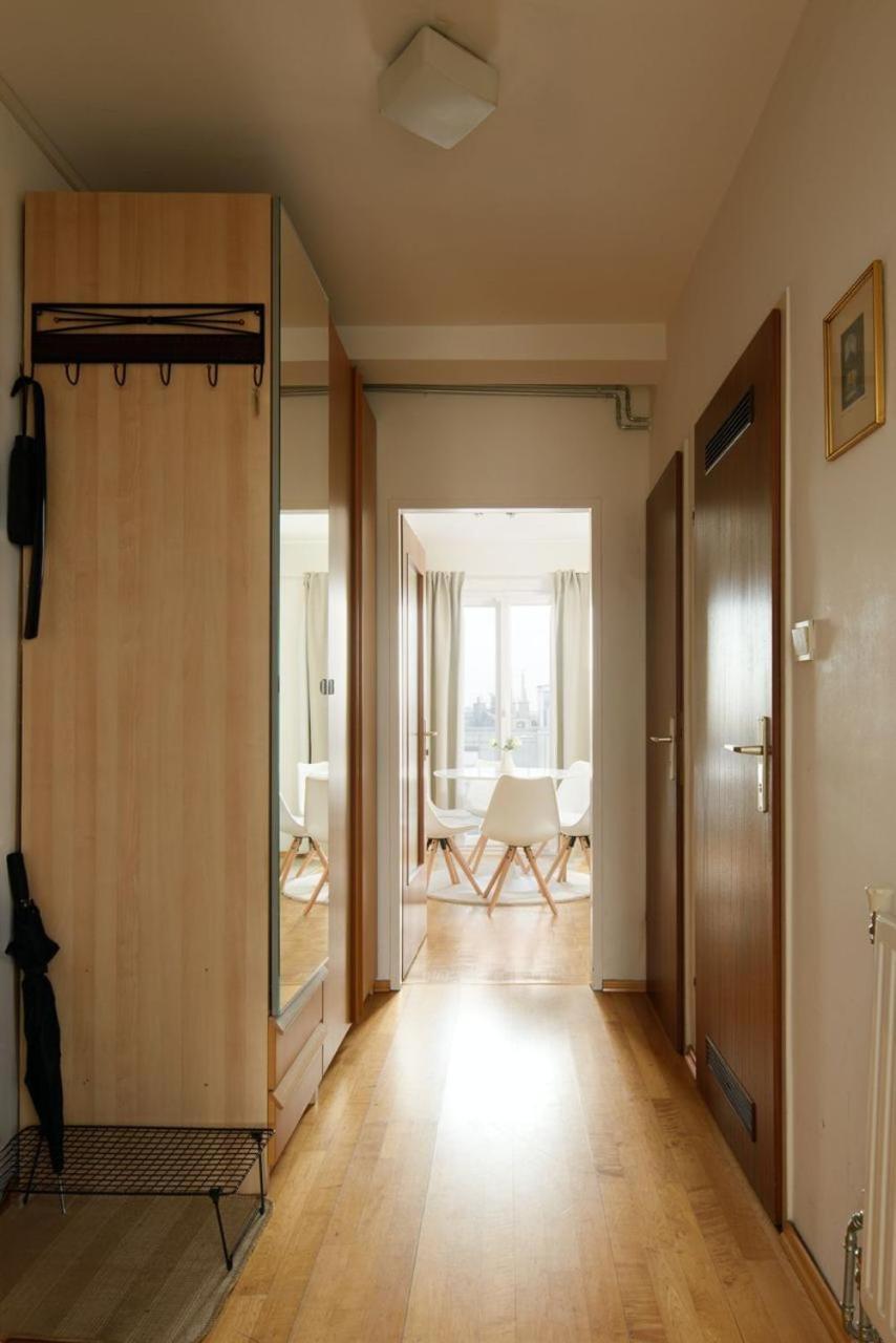 Apartment Zentral Direkt An U-Bahn Station Vienna Luaran gambar