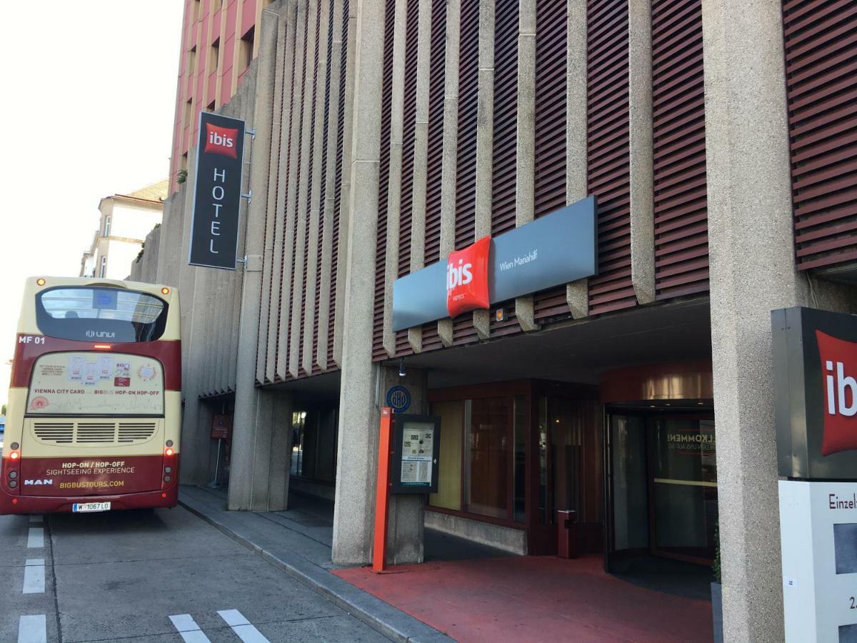 Apartment Zentral Direkt An U-Bahn Station Vienna Luaran gambar